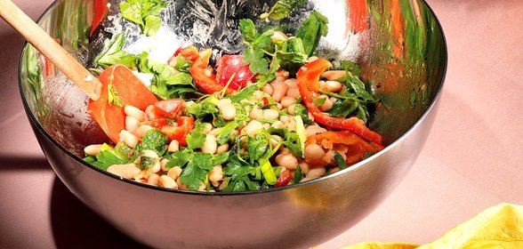 Белая фасоль со сладким чили-соусом