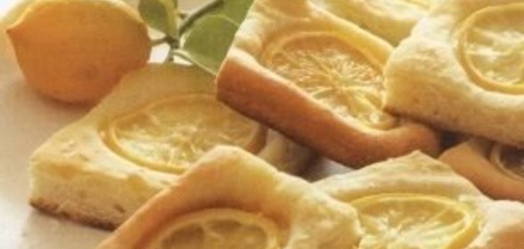 Салат из помидоров и консервированного горошка