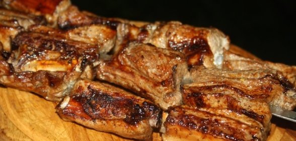 Шашлык из свиных ребрышек (в быстром маринаде)