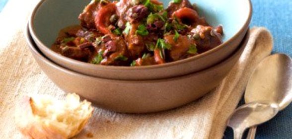 Тушеная свинина с рыбным соусом и жженым сахаром