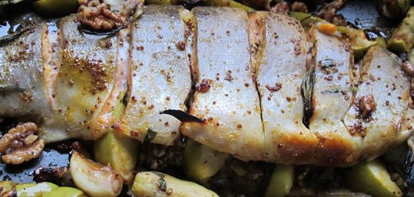 Орехи,яблоки и мёд, форель,горчица и чеснок!