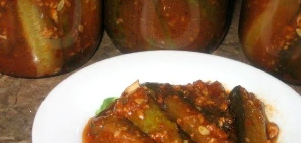 Огурцы, консервированные в аджике