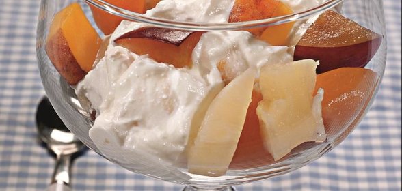 Творожный крем с консервированными фруктами