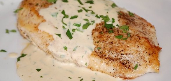 Куриная грудка в сливочно-чесночном соусе