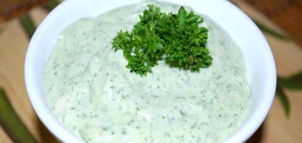 Чесночный соус с зеленью