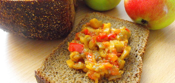 Баклажанная икра с яблоками