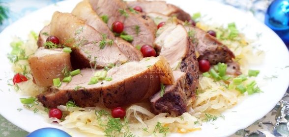 Мясо с квашеной капустой на Рождество