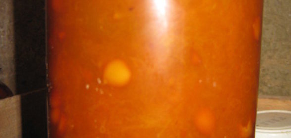 Абрикосовое варенье с косточкой