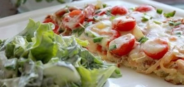 Картофельная пицца с охотничьими колбасками