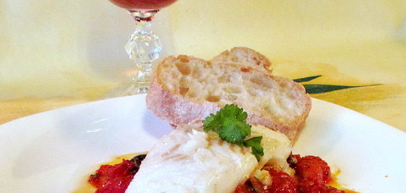 Филе палтуса на пюре из томатов