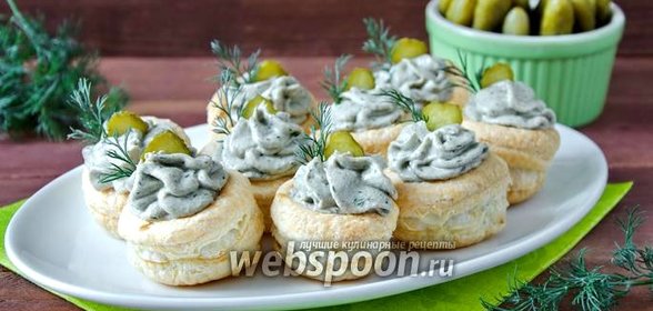 Канапе со шпротным паштетом