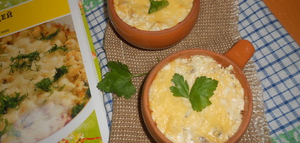 Жареная форель с начинкой из зелени