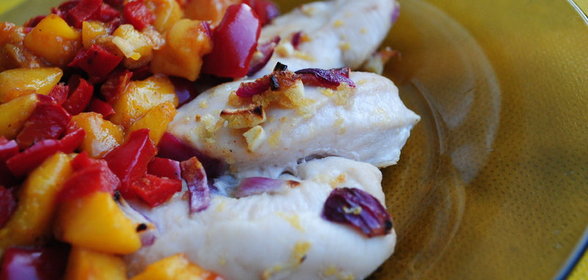 Куриные грудки с соусом из манго и перца