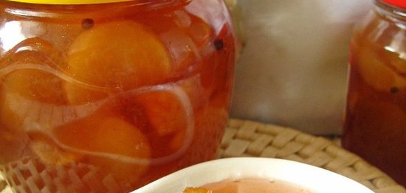 Варенье из инжирного персика с лимоном и розовым перцем