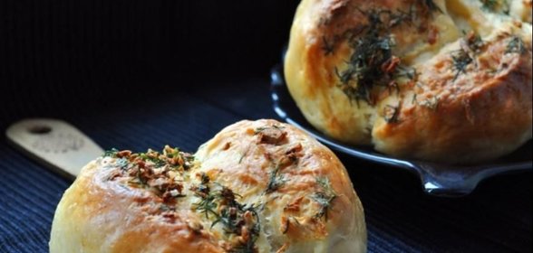 Булочки с зеленым чесночным маслом