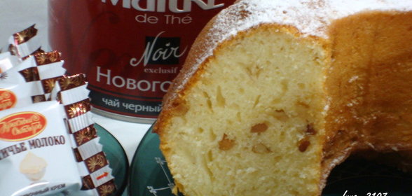 Кекс с йогуртом и орехами