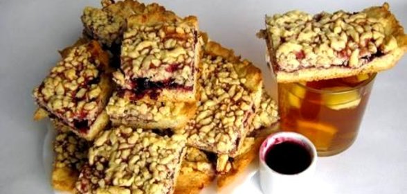 Тертый пирог с джемом