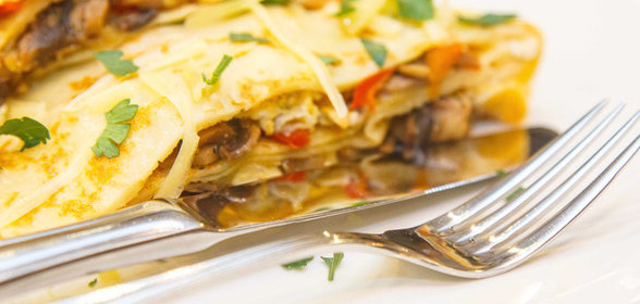 Креп с яйцом и грибами