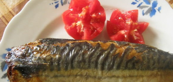 Свежая белая капуста с маслом и сухарями