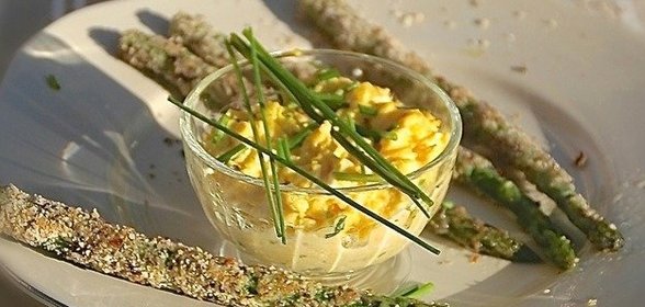 Омлет со спаржей в панировке