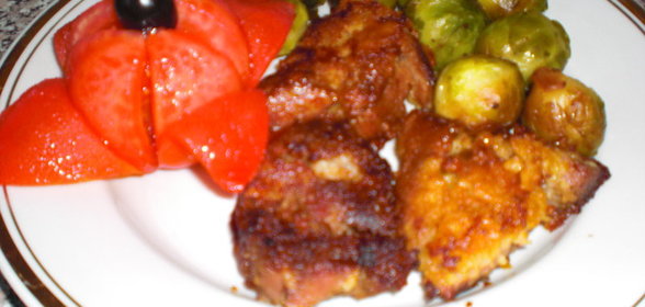 Филе парного поросенка в винном маринаде с овощами