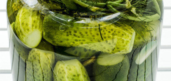 Острые малосольные огурцы