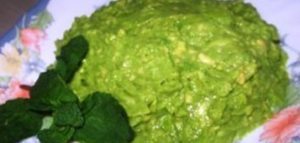 Ругай из авокадо