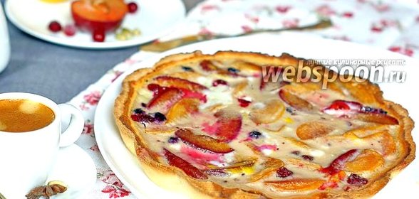 Пирог с замороженными сливами