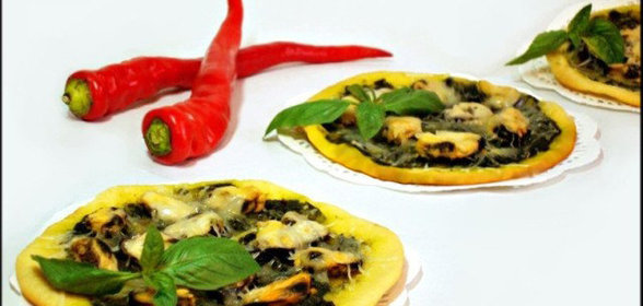 Пиццетты с мидиями и песто