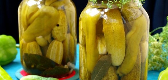 Огурцы маринованные с болгарским перцем