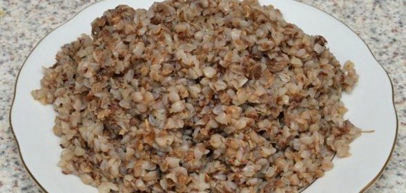 Гречневая каша с тушенкой