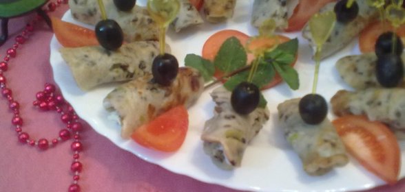 Рулеты из оладушек...с грибами и творожным сыром На зубок)))
