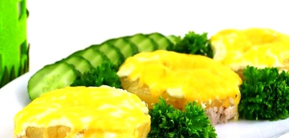 Свинина с ананасами и сыром