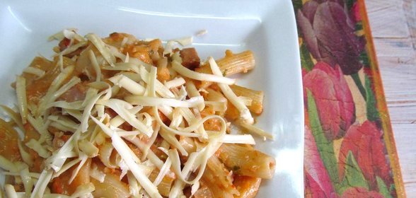 Макароны в томатно-сметанном соусе