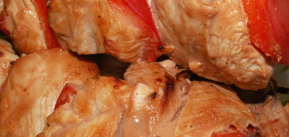 Шашлык из индейки с перцем в кефирном маринаде