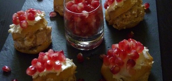 Куриный салат в эклерах