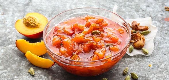 Персиковое варенье с кардамоном и мускатным цветом