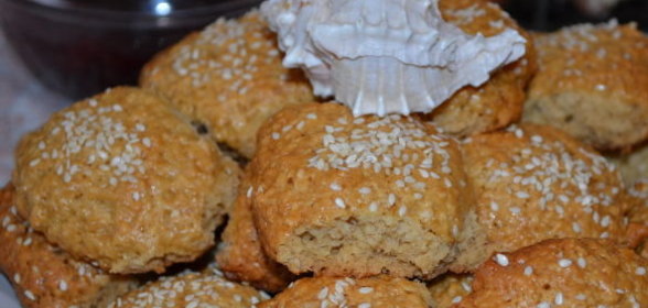 Огурцы консервированные с соком красной смородины