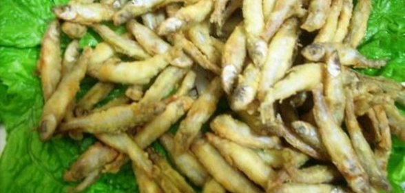 Рыбная мелочь во фритюре.Не для оценки-делюсь способом панировки и жарки. Мож кому и пригодится ;-)