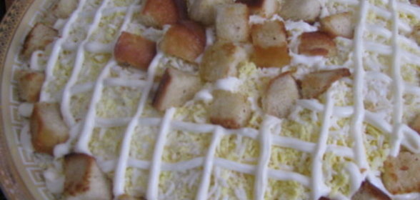 Салат Сардинка с гренками