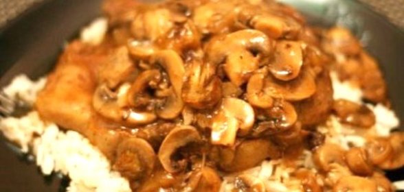 Свинина с грибами в мультиварке