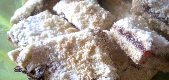 Насыпной пирог с вареньем