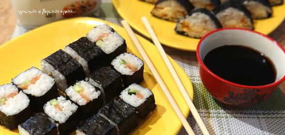 Ролл с моцареллой Unagrande и икрой сазана, ролл с форелью и огурцом