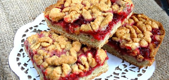 Тертый пирог с вареньем