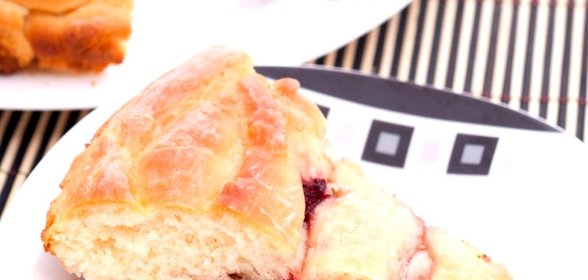 Пирог с замороженной клубникой