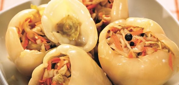 Перцы, фаршированные капустой