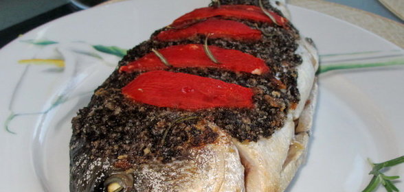 Дорада по-провански с тапенадом