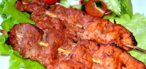 Мясо на шпажках в духовке