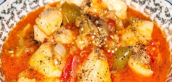 Картошка, тушенная с баклажанами