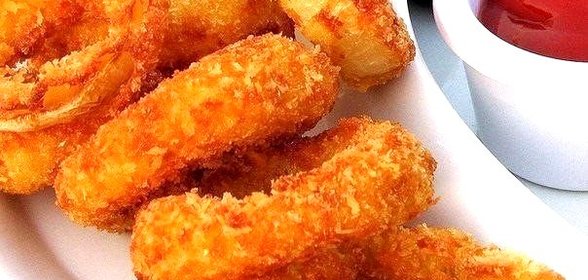 Луковые кольца с кисло-сладким соусом